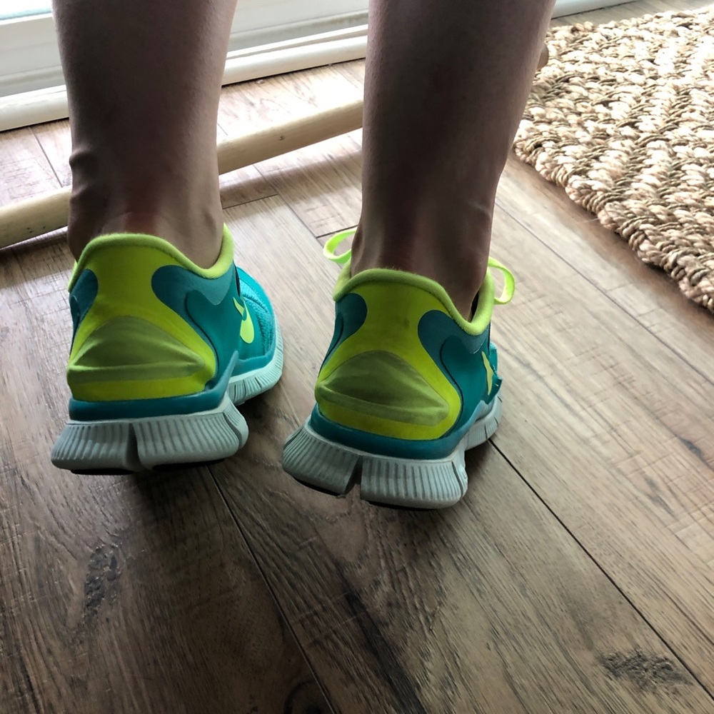 Nike Frees - Picture 3 of 5